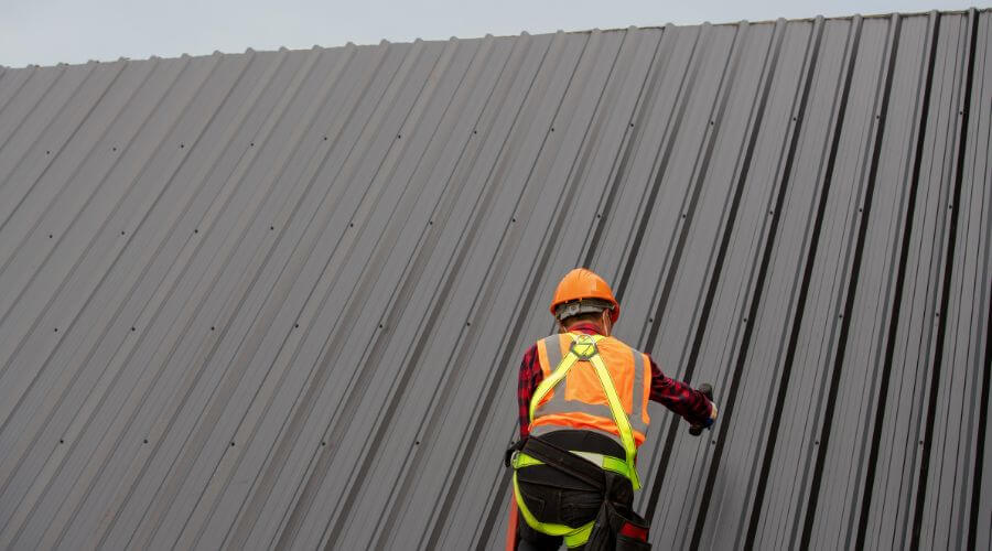 Professional gutter cleaning in Elizabethtown, IN